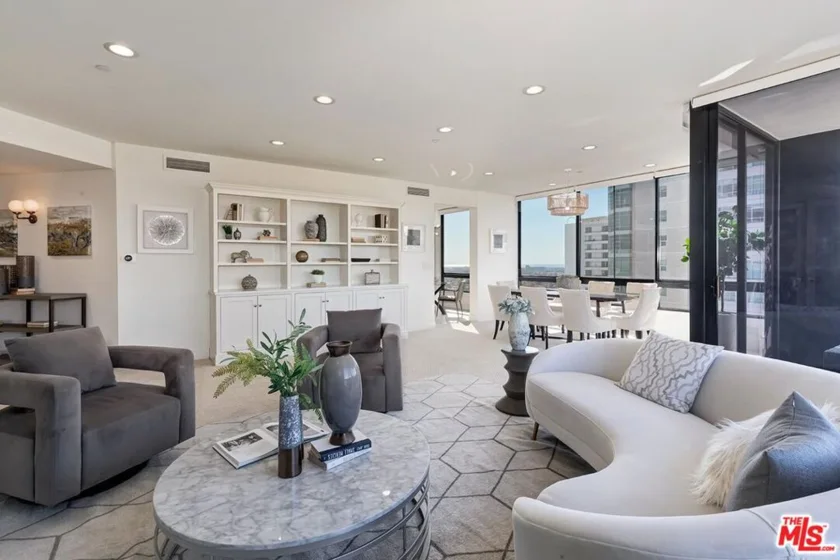 10350 Wilshire Boulevard #1102 photo 38