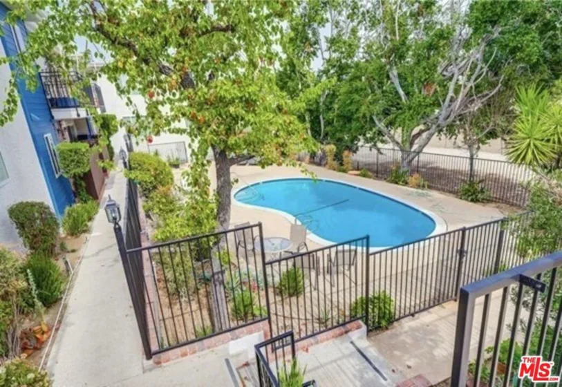 5252 Coldwater Canyon Avenue #207 photo 5