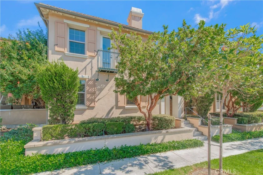 83 Twin Gables photo 3