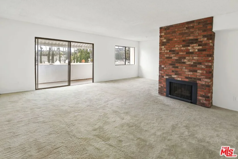 1971 Rodney Drive #303 photo 1