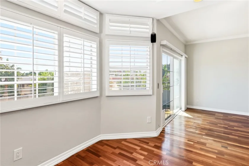4455 Hazeltine Avenue #208 photo 12