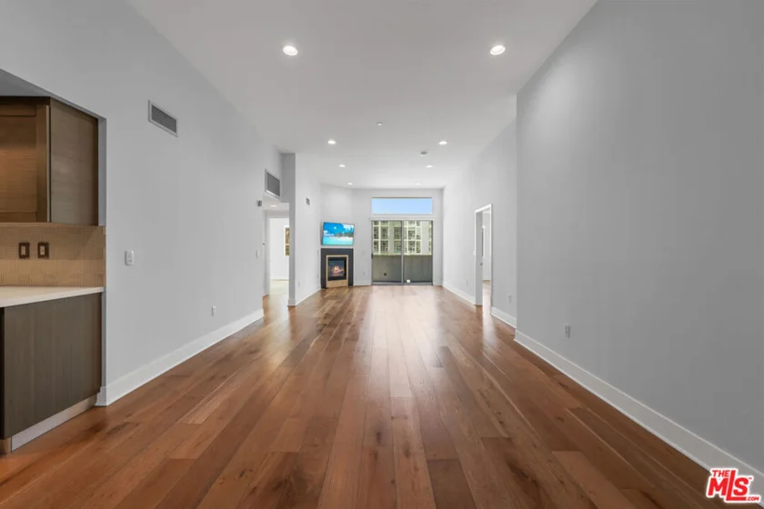 7133 Hawthorn Avenue #PH6 photo 24