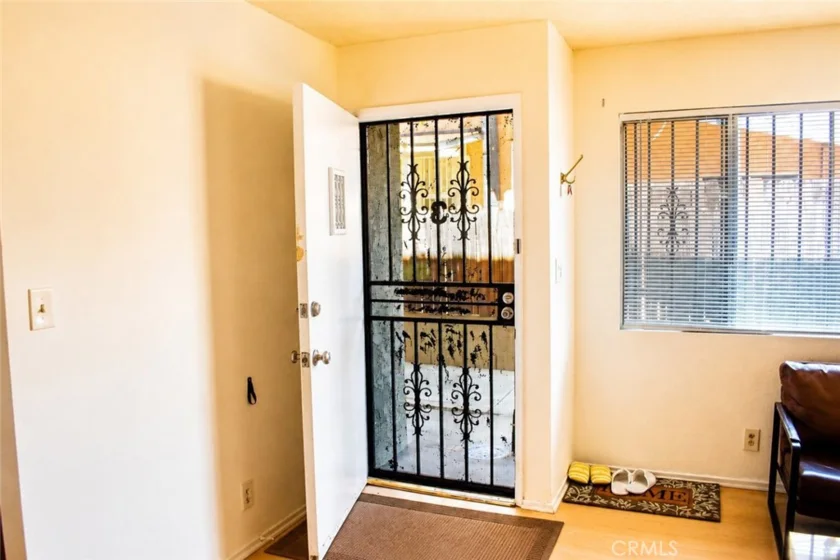 1524 Acacia Street Unit 3 Street photo 28