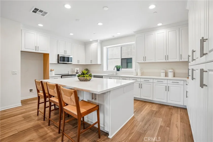 5876 Linden Ave Avenue #6 photo 2