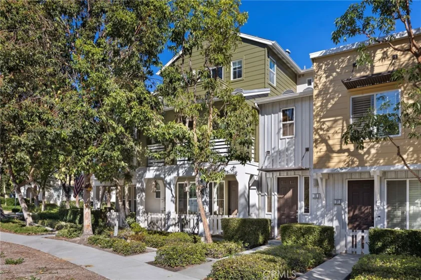 33 Quartz Lane photo 1