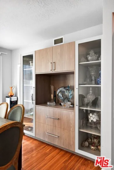 4822 Van Noord Avenue #6 photo 9