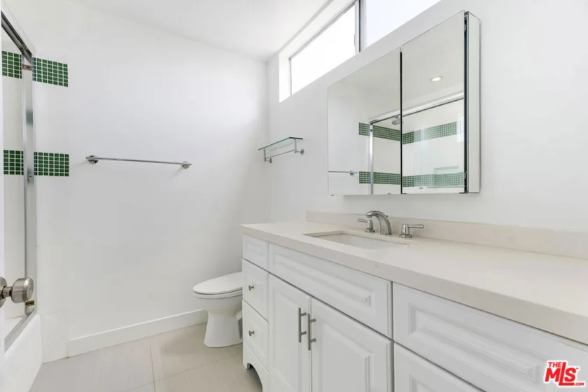 2550 S Centinela Avenue #106 photo 17