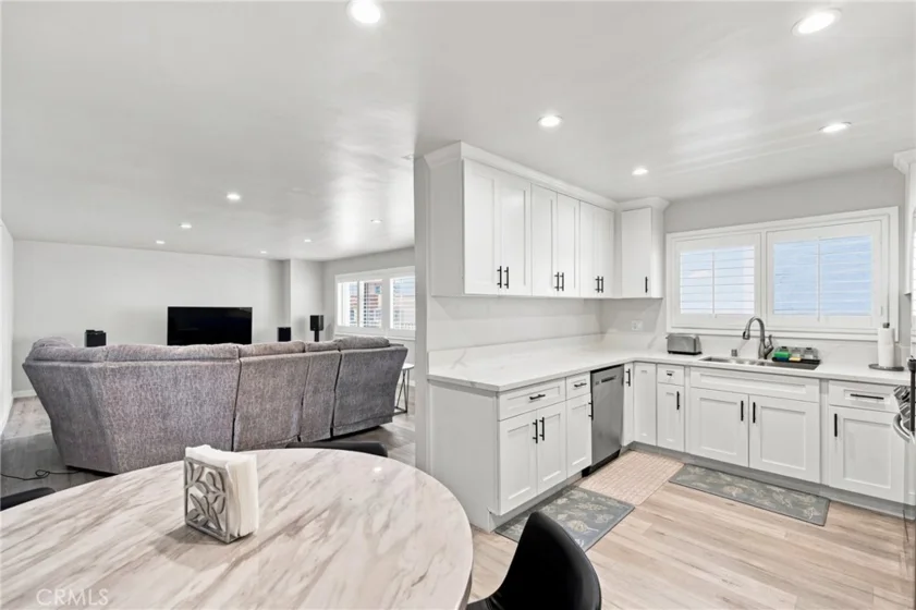 5354 Lindley Avenue #209 photo 16