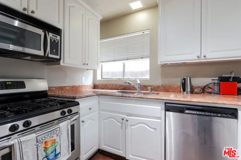 11753 Mayfield Avenue #7 photo 14