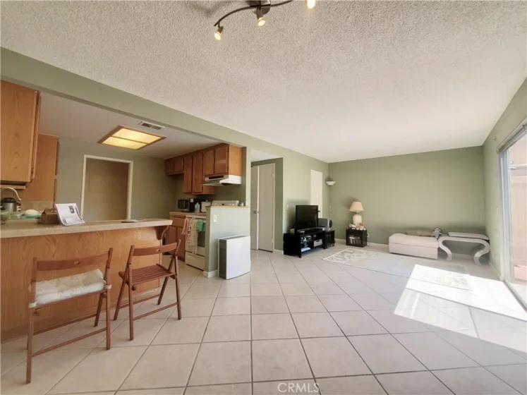801 Las Lomas Drive #B photo 1