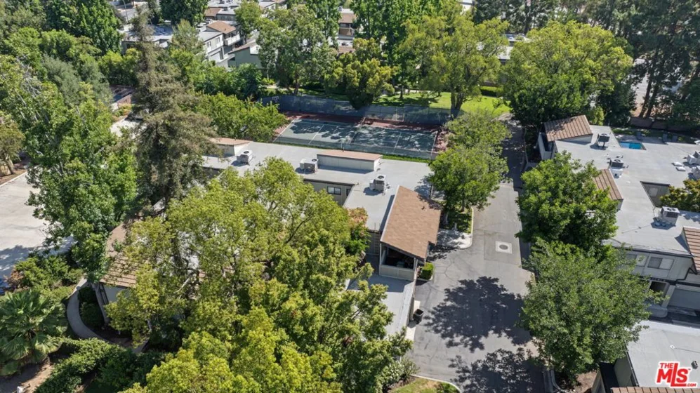 484 Rosemont Avenue photo 33