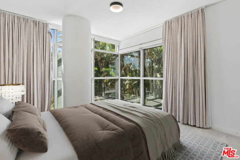 13650 Marina Pointe Drive #404 photo 3