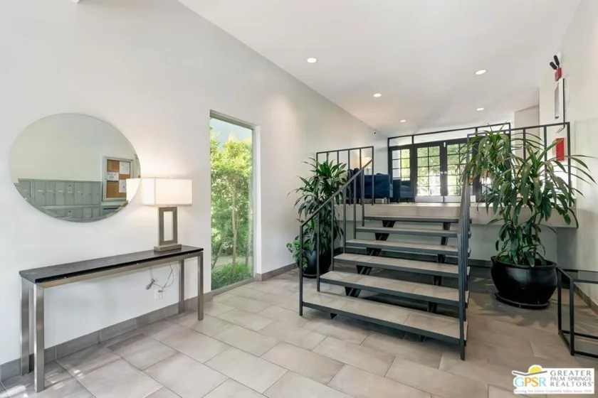 848 N Kings Road #102 photo 3