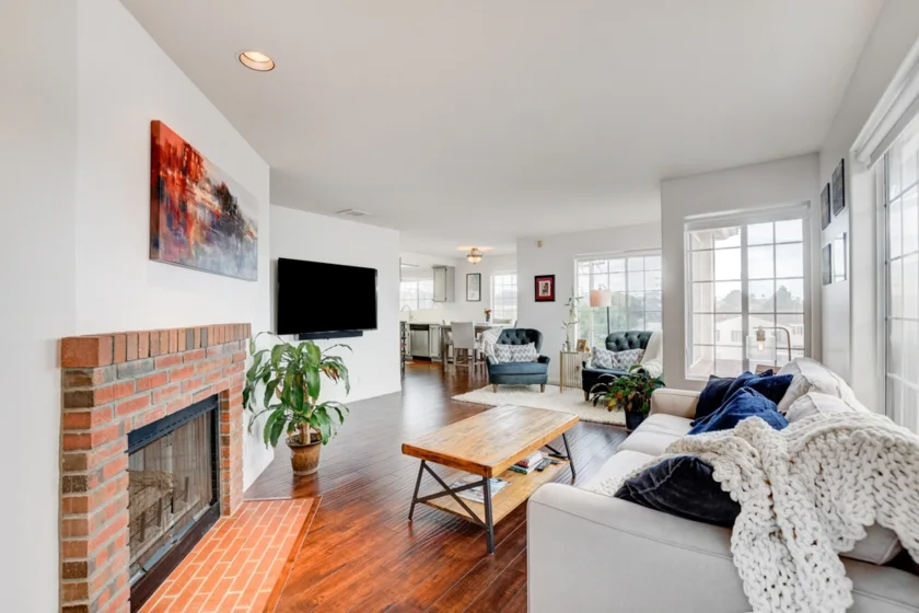 2125 Chatsworth Boulevard #7 photo 1