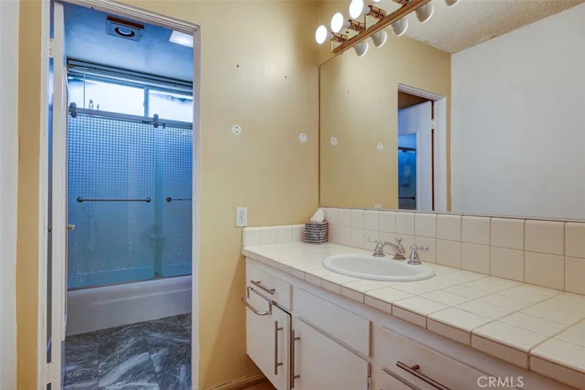 5454 Zelzah Avenue #215 photo 10