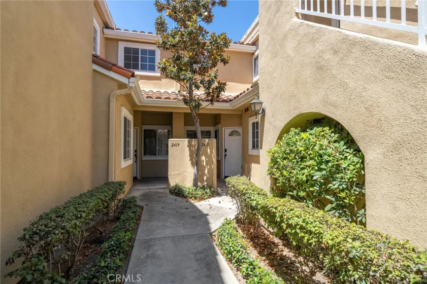 2413 Mira Monte Court photo 3