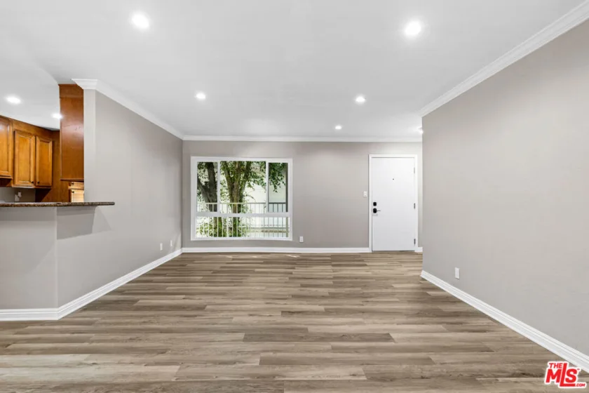 5320 Zelzah Avenue #214 photo 5