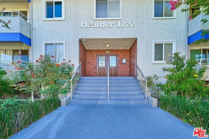 5437 Corteen Place #212 photo 25