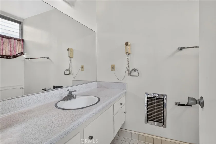 777 E Valley #136 photo 18