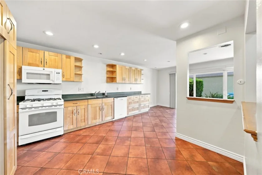 4725 Cardena photo 16