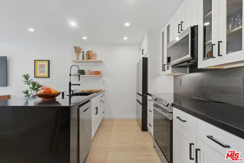 1230 Horn Avenue #305 photo 10
