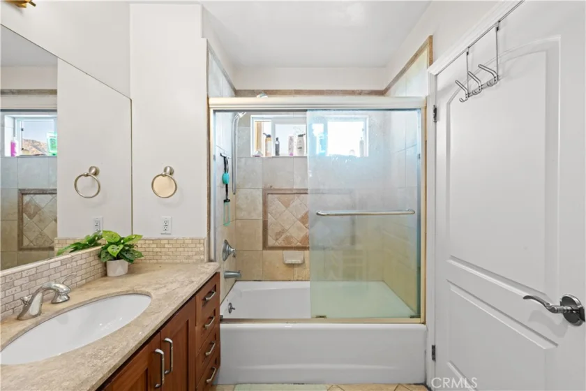 626 E Orange Grove Avenue #301 photo 24
