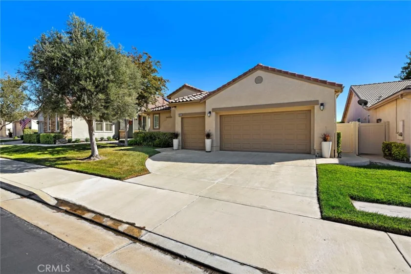 28545 Raintree photo