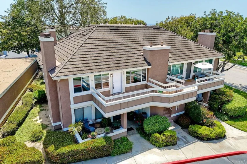 875 Buttercup Road photo 1