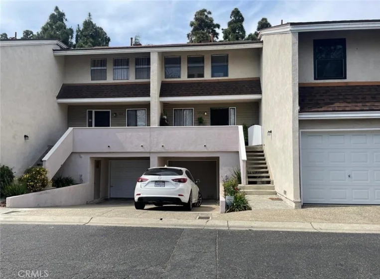 404 Brighton Springs photo 1