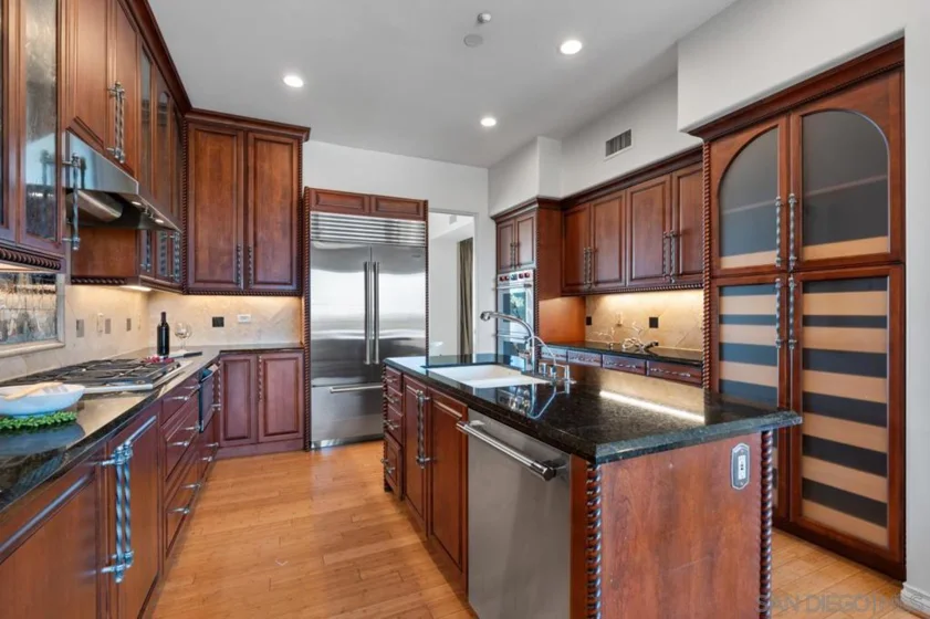7157 Fay Avenue photo 9