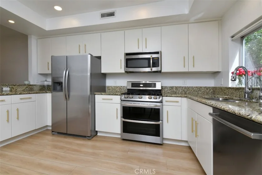 10918 Morrison Street #3 photo 8