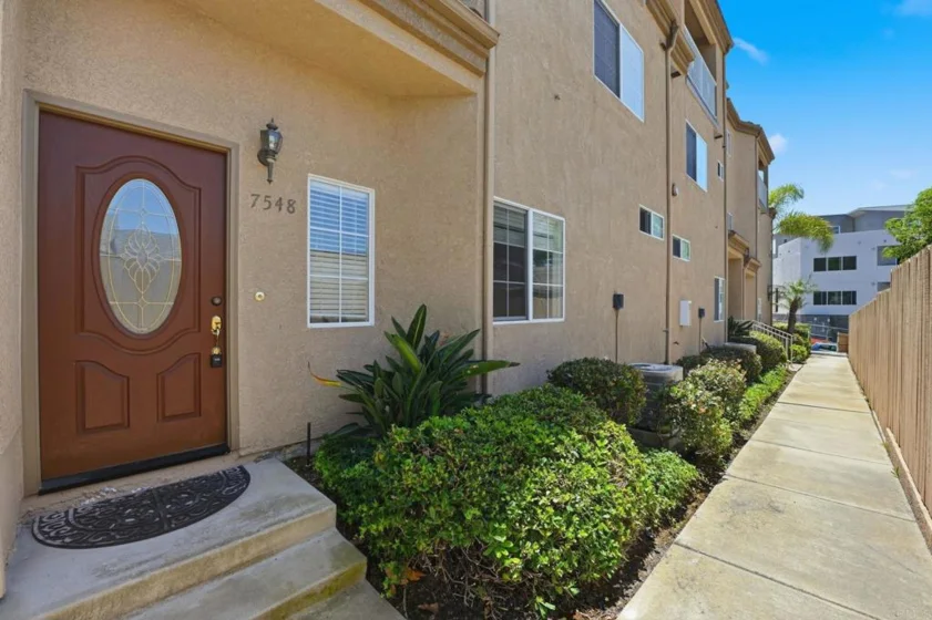 7548 Romeria Street photo 9