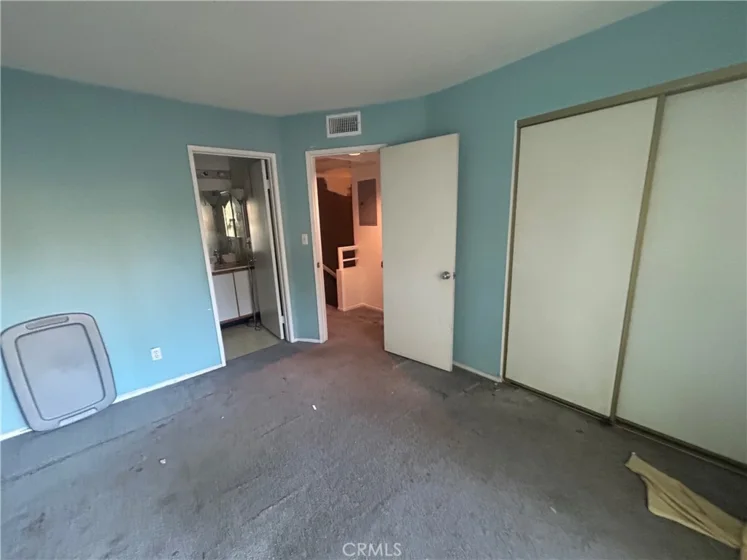 438 E Spruce photo 12