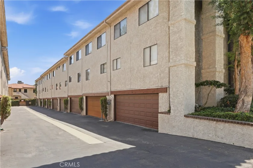 2450 E Del Mar Boulevard #17 photo 23