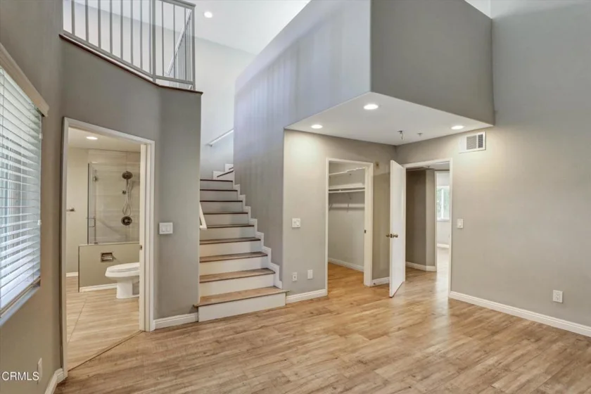 719 E Tujunga #D photo 31