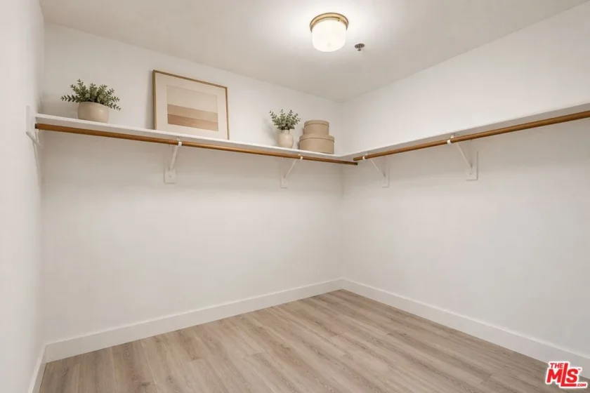 10724 Wilshire Boulevard #211 photo 21