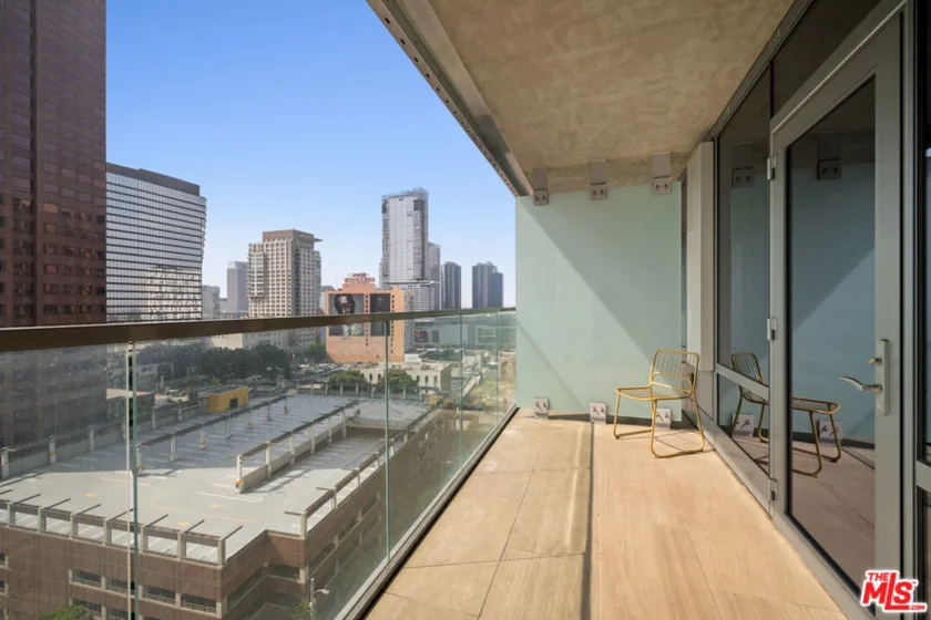 877 Francisco Street #1119 photo 31