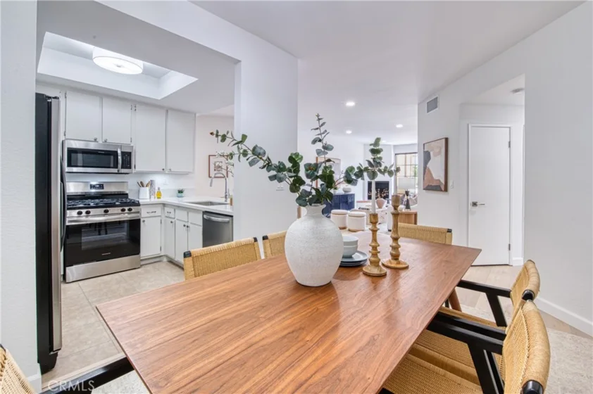 221 S Oak Knoll Avenue #202 photo 14