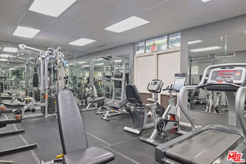 10535 Wilshire Boulevard #1803 photo 32