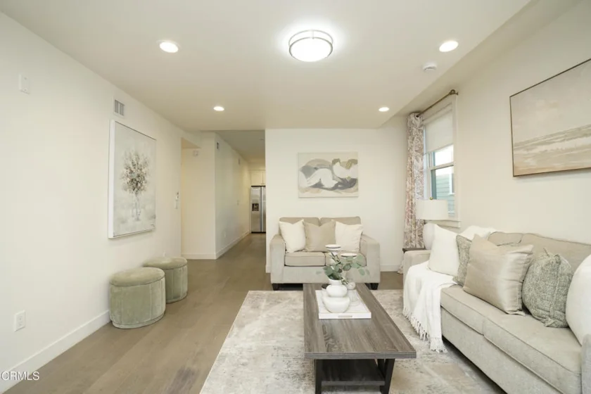 385 S Marengo Avenue #205 photo 4