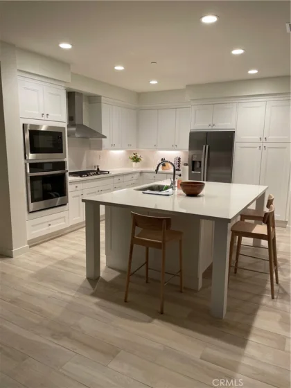 3090 Doheny photo 11