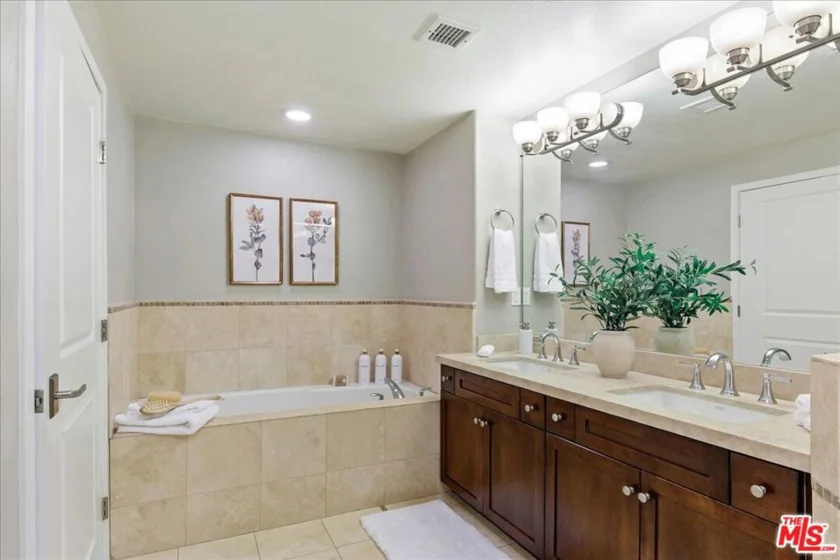 11115 Acama Street #107 photo 22