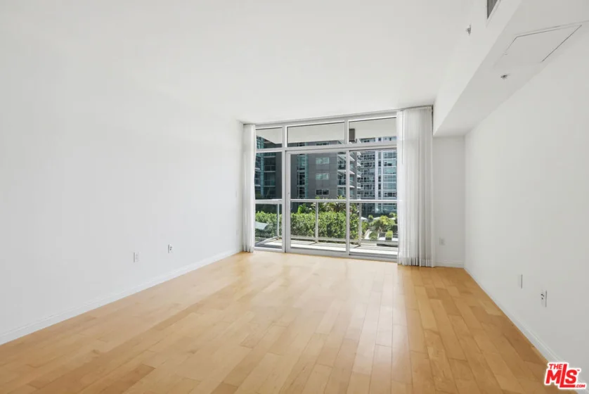 13700 Marina Pointe Drive #630 photo 12