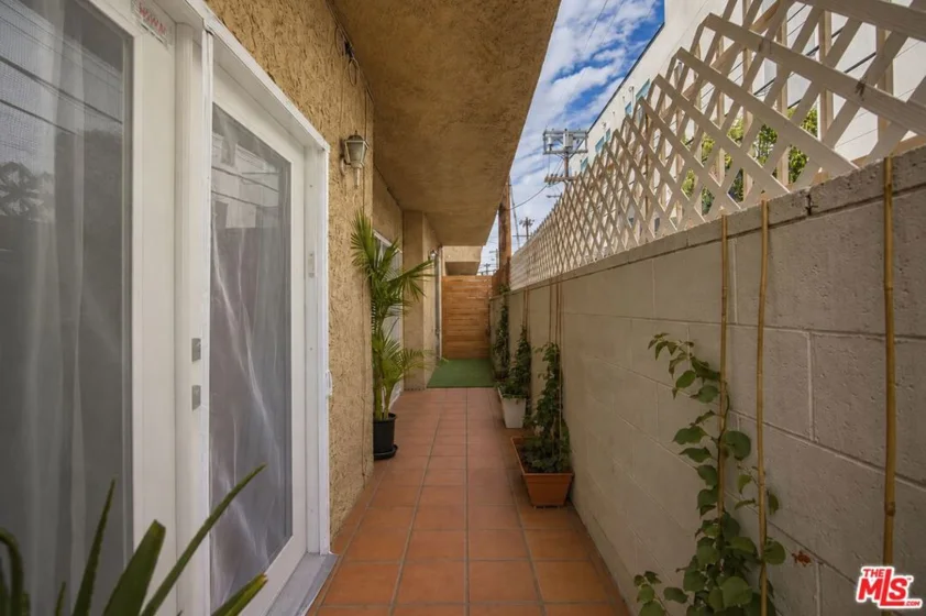 104 S Hayworth Avenue #103 photo 10