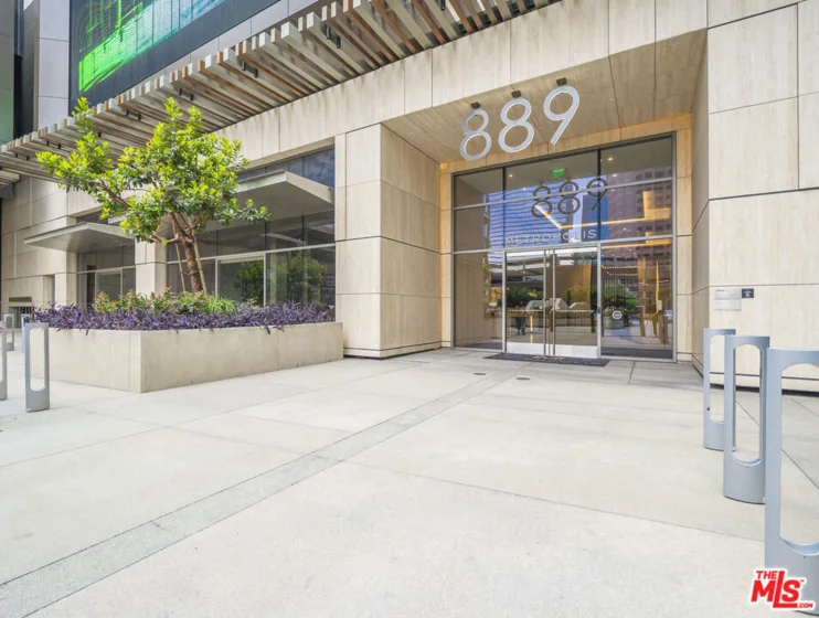 889 Francisco Street #2610 photo 12