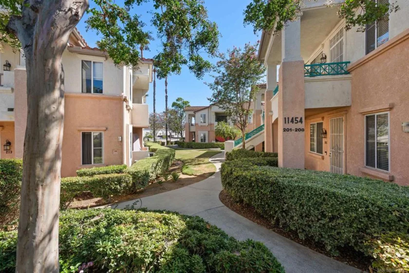11454 Via Rancho San Diego #208 photo 9