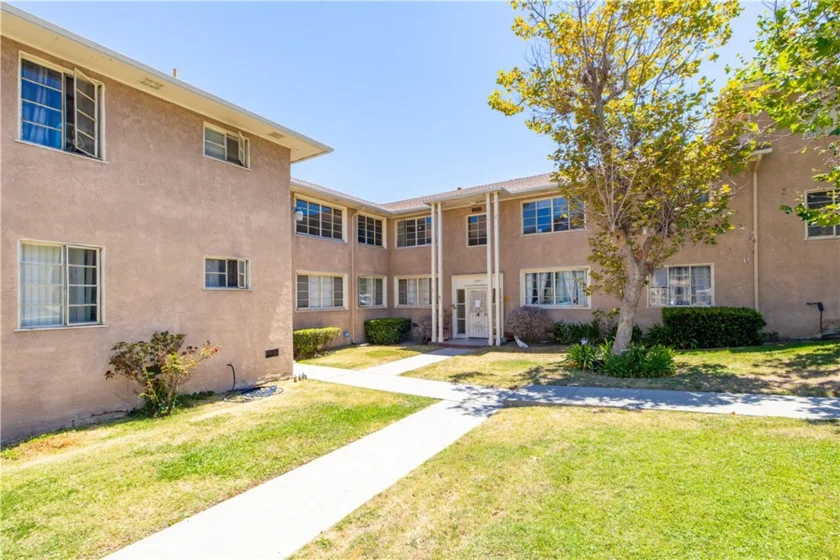 4072 Hillcrest Drive #C photo 13