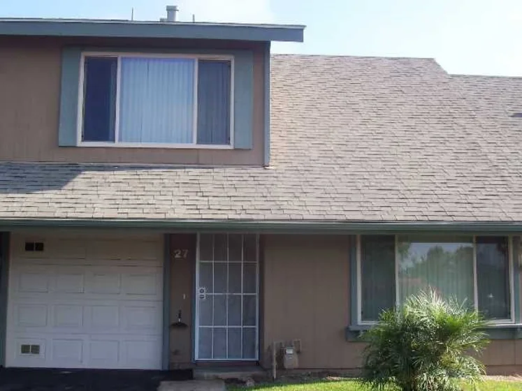 900 N N Citrus Avenue ##27 photo 1