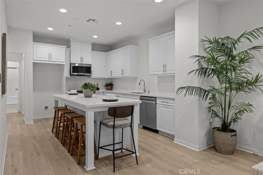 1665 W Bamboo Palm Drive photo 1