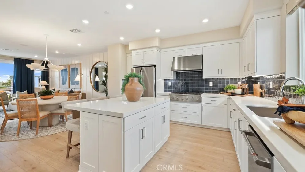 1786 Lychee Street photo 2